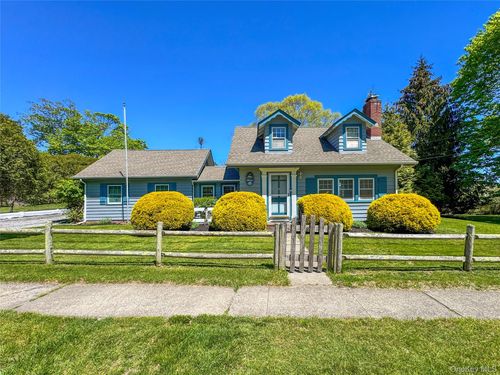 21 Maple Ave, East Moriches, NY, 11940-1342 | Card Image