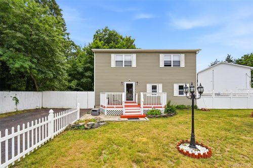 14 Nevada Road, West Babylon, NY, 11704 | Card Image