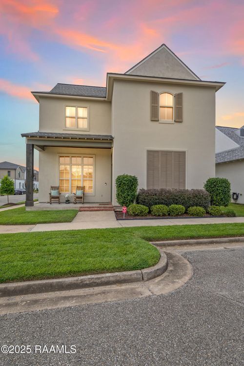 901 Broyles St, Youngsville, LA, 70592-5885 | Card Image