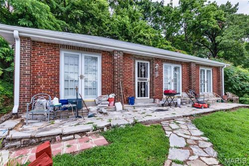 9705 Riverview Dr, Saint Louis, MO, 63137-3122 | Card Image