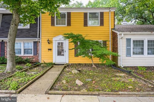 1712 Farmington Ct, CROFTON, MD, 21114-2307 | Card Image