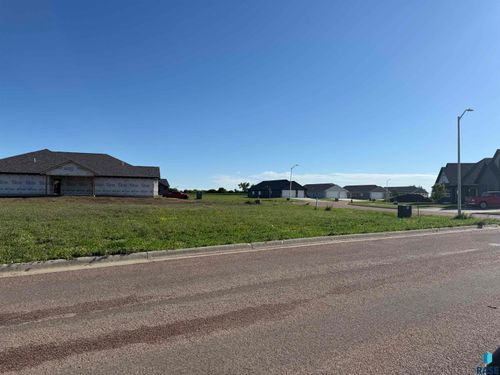 104 E 12th St Street, Hartford, SD, 57033 | Card Image