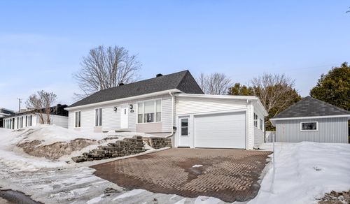 8680 Rue Johnston, Québec, QC, G2K1K3 | Card Image