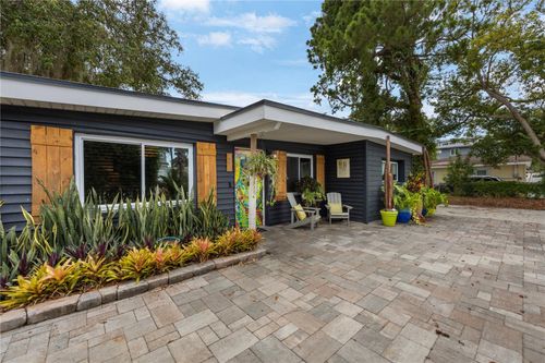 832 Florida Ave, Palm Harbor, FL, 34683-4221 | Card Image
