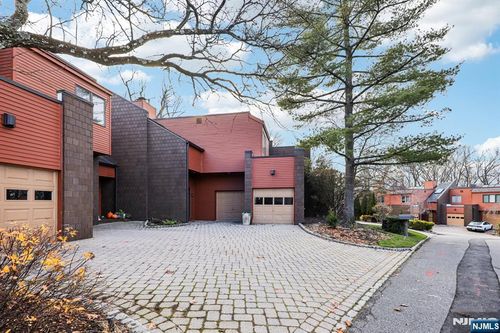 6 Old Quarry Rd, Englewood, NJ, 07631-5123 | Card Image