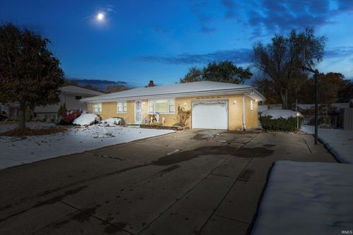 19151 Dresden Dr, South Bend, IN, 46637-2013 | Card Image