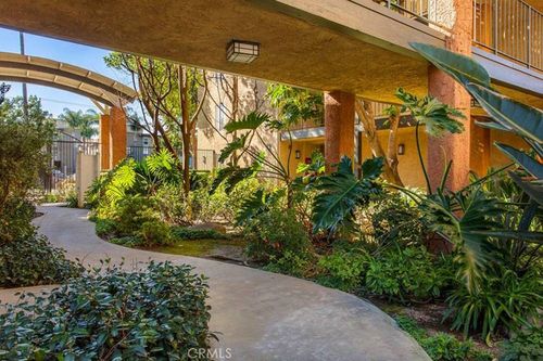 apt-101-15425 Sherman Way, Van Nuys, CA, 91406-4202 | Card Image