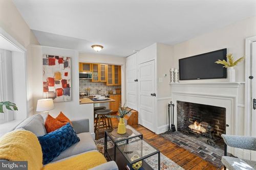 1135 Waverly St, PHILADELPHIA, PA, 19147-1228 | Card Image