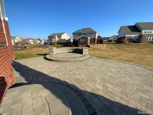375 Pike St, Lake Orion, MI, 48360-1265 | Card Image