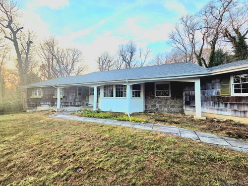 9 Weaver Ln, Dix Hills, NY, 11746-5018 | Card Image