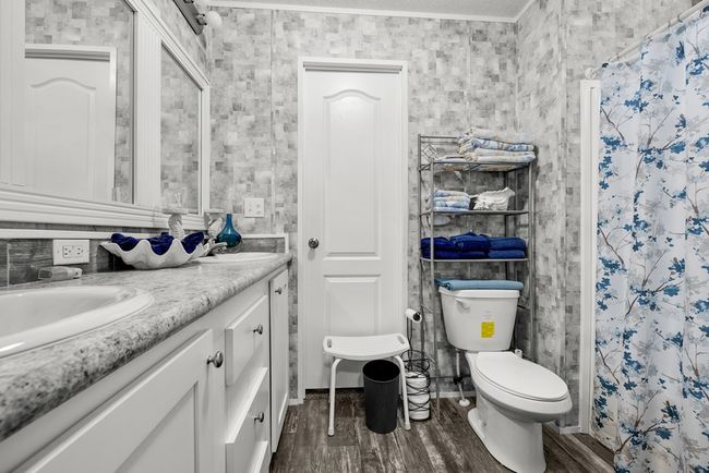 11200 Ne 22 Nd Ct, House other with 4 bedrooms, 3 bathrooms and null parking in BRANFORD FL | Image 16