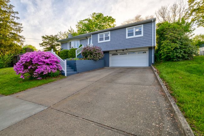 11 Botte Dr, House other with 3 bedrooms, 2 bathrooms and null parking in West Haven CT | Image 4