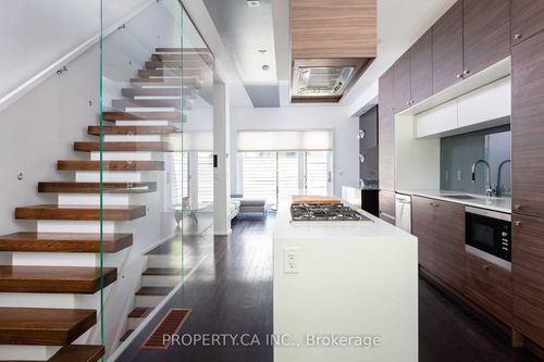 238 Manning Ave, Toronto, ON, M6J2K7 | Card Image