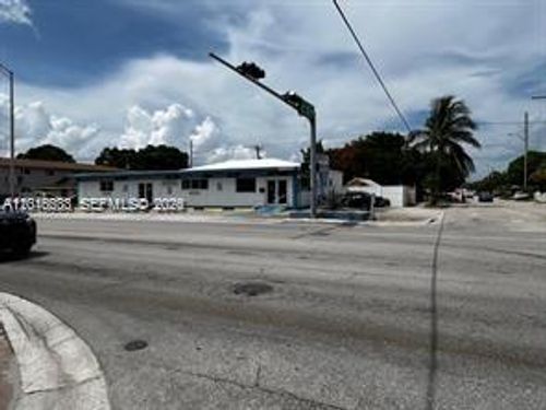 918 E 2nd Ave, HIALEAH, FL, 33010 | Card Image