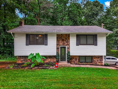 464 Norris Dr, Tazewell, TN, 37879-4573 | Card Image