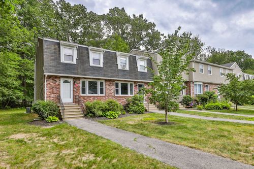 apt-8-5 Oakwood Ln, Goffstown, NH, 03045-2598 | Card Image