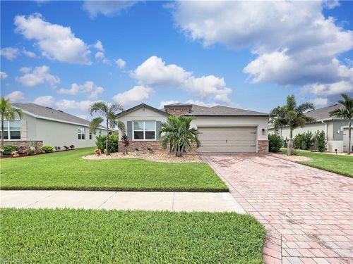 3235 Baravaldo Cir, CAPE CORAL, FL, 33909 | Card Image