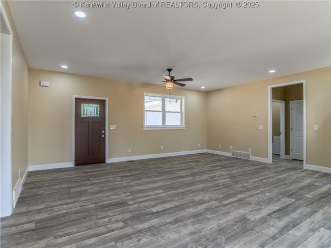 175 Precious Dr, House other with 3 bedrooms, 2 bathrooms and null parking in Hurricane WV | Image 5