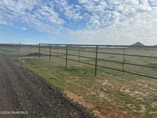 00xxa2 W Williams Rd, Aguila, AZ, 85320 | Card Image