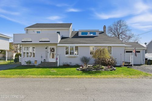 110 Dollmore Ave, WARETOWN, NJ, 08758-2330 | Card Image