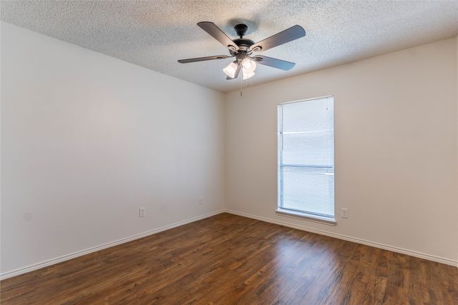 1638 Brown Trl, Home with 4 bedrooms, 4 bathrooms and 2 parking in Hurst TX | Image 12