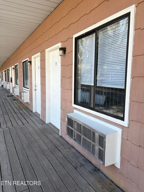 7-215 E Race St, Kingston, TN, 37763-2854 | Card Image