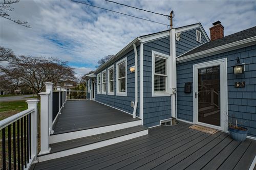 53 Union St, West Sayville, NY, 11796-1708 | Card Image