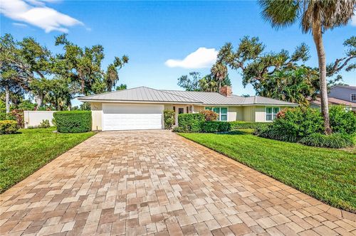 705 Gayfeather Ln, Vero Beach, FL, 32963-2046 | Card Image