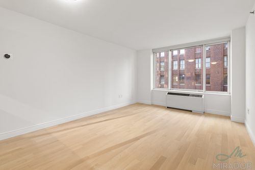 814-60 W 23rd St, New York, NY, 10010-5292 | Card Image