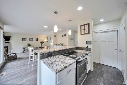 8179 S Nordic Cir, Sandy, UT, 84093-6552 | Card Image