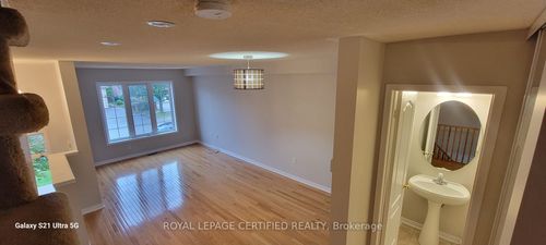 876 Scollard Crt, Mississauga, ON, L5V2R5 | Card Image