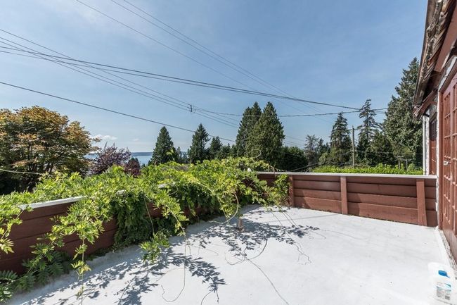 2671 Ottawa Avenue, House other with 3 bedrooms, 1 bathrooms and 2 parking in West Vancouver BC | Image 13