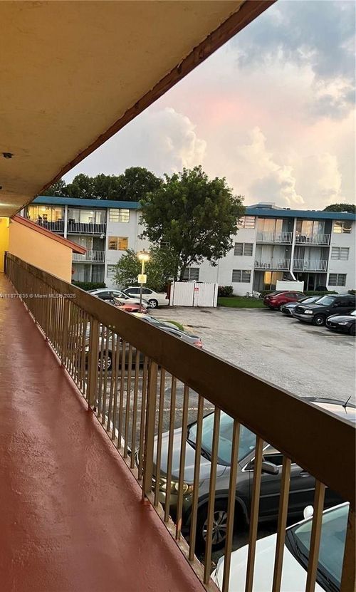 203-8875 Fontainebleau Blvd, Miami, FL, 33172 | Card Image