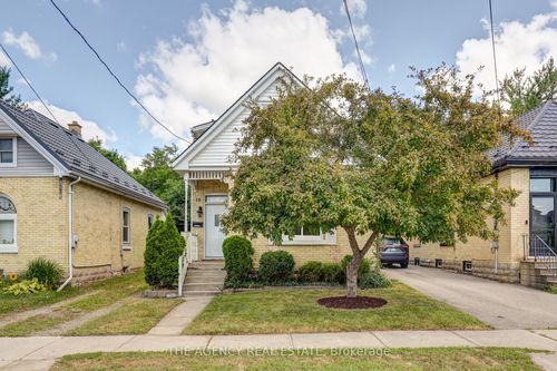 18 May St, London, ON, N5Z1C5 | Card Image