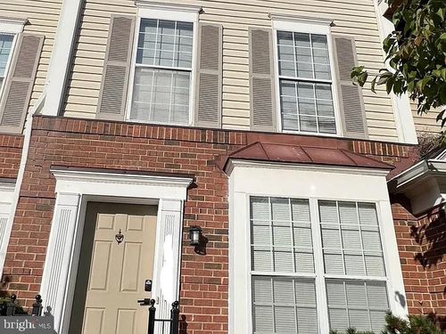 46930 Courtyard Sq, STERLING, VA, 20164-1851 | Card Image