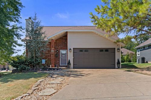 220 Lancashire Dr, Branson, MO, 65616-3405 | Card Image