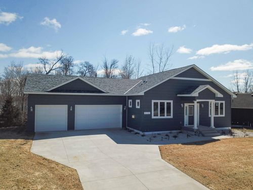 575 Elins Lake Rd Se, Cambridge, MN, 55008-2559 | Card Image