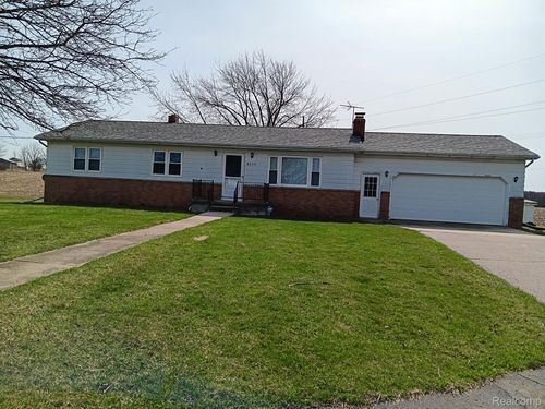 8233 Iosco Rd, Fowlerville, MI, 48836-9265 | Card Image