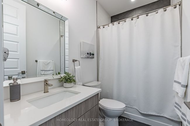 6572 Calvert Dr, House other with 5 bedrooms, 3 bathrooms and 4 parking in Strathroy ON | Image 4