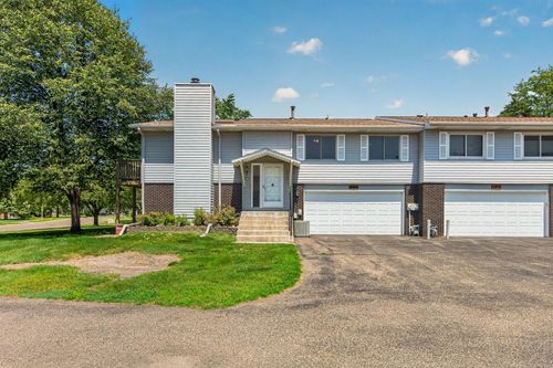 3915 Gershwin Ave N, Oakdale, MN, 55128-3010 | Card Image