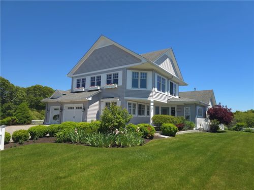 19 Moonlight Dr, Westerly, RI, 02891-3913 | Card Image