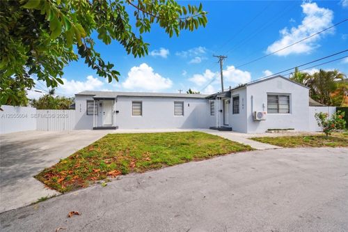 2140 Monroe Ter, Hollywood, FL, 33020-5321 | Card Image