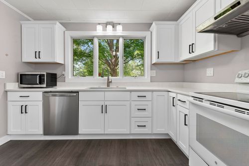 58 Lowell Rd, Hudson, NH, 03051-2858 | Card Image