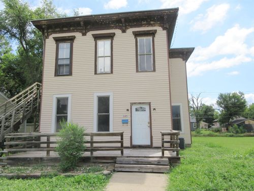 645 S 3rd St, Salina, KS, 67401-4104 | Card Image