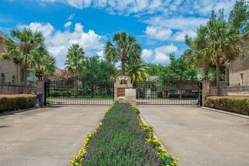 7511 S Linpar Ct, Houston, TX, 77040-5175 | Card Image