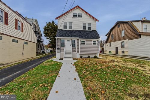 4 N Chester Pike, GLENOLDEN, PA, 19036-1314 | Card Image