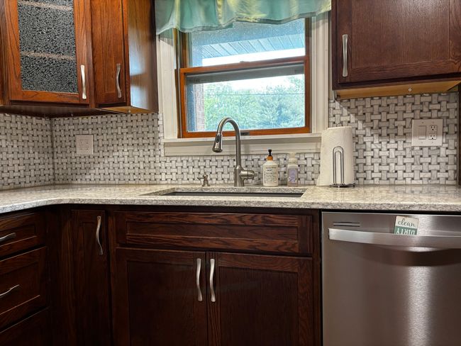219 Twin Oaks Ct, House other with 3 bedrooms, 2 bathrooms and 1 parking in East Peoria IL | Image 8