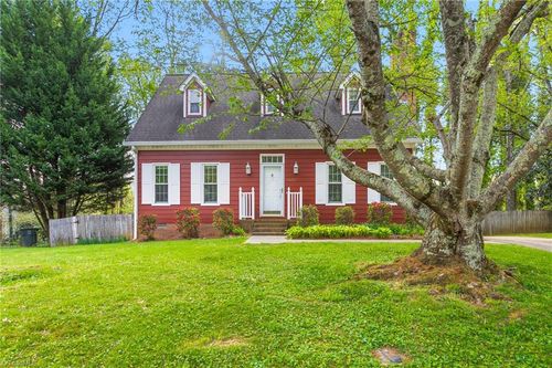 3922 Pondfield Ct, Greensboro, NC, 27410-9145 | Card Image