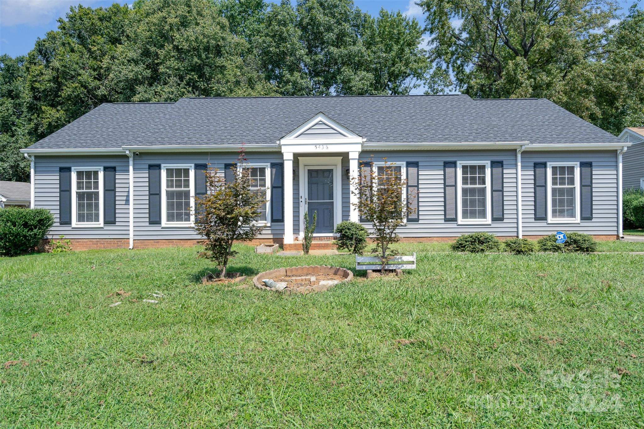 Doverstone Ct, Charlotte, NC 28208