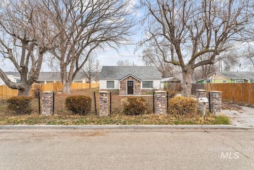 317 E Ithaca St, Caldwell, ID, 83605-2626 | Card Image